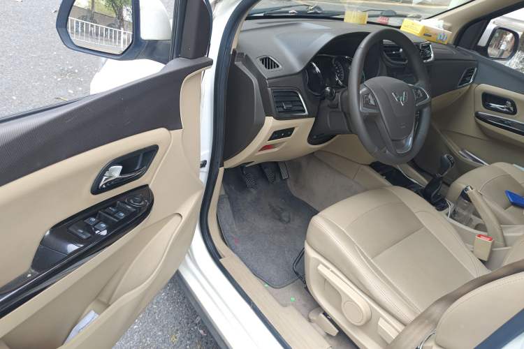 Used Wuling Hongguang 2016 1.5L S1 Deluxe Model China V-standard