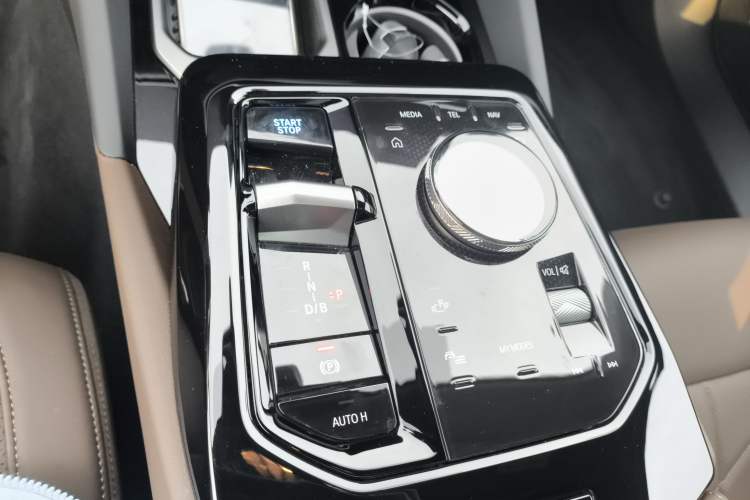 Used BMW i5 2024 eDrive 35L Luxury Package
