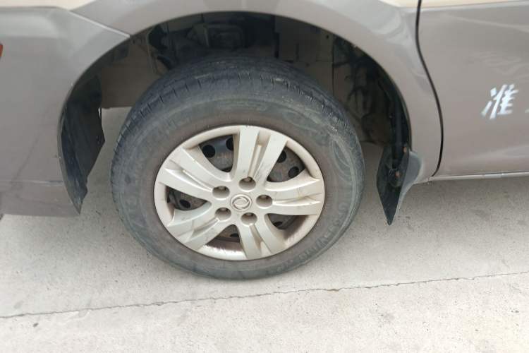 Used FORTHING Lingzhi 2015 V3 1.5L 7-Seater Luxury Model Left Front Wheel Hub