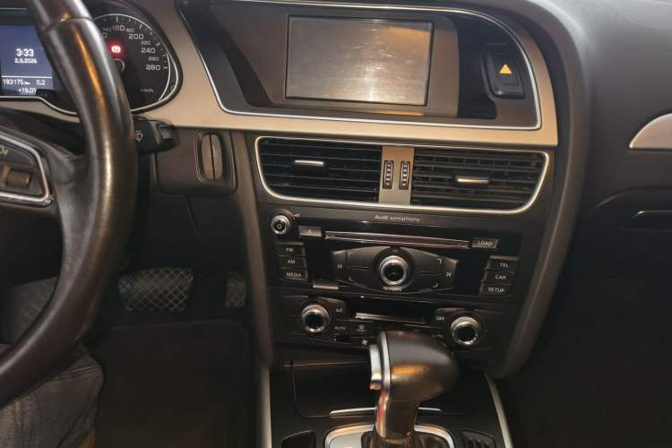 Used Audi A4L 2015 35 TFSI Automatic Standard Model
