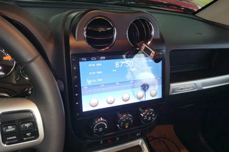 Used Jeep Compass 2014 Revised Version 2.4L Four-Wheel Drive Comfort Edition Audio And AC Panel