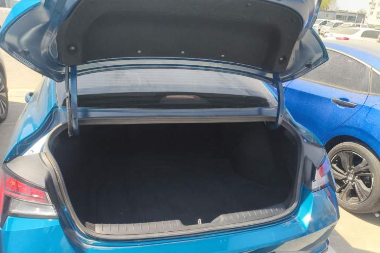 Used Hyundai Elantra 2021 1.5L CVT LUX Prestige Edition Trunk