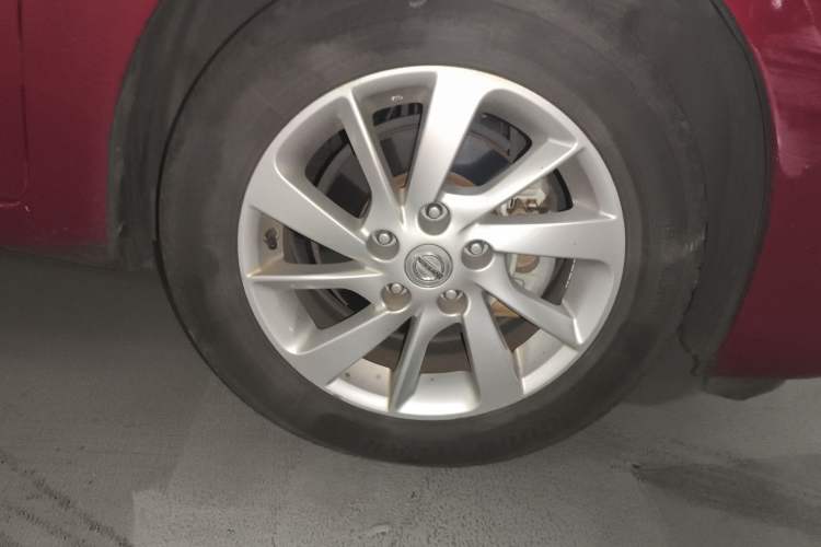 Used Nissan Tiida 2016 1.6L CVT Cool Dynamic Edition Right Front Wheel Hub