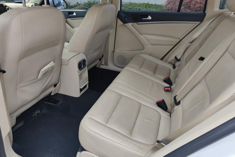 Used Volkswagen Tiguan 2015 1.8TSI Automatic Two-Wheel Drive Luxury Model Left Rear Seat