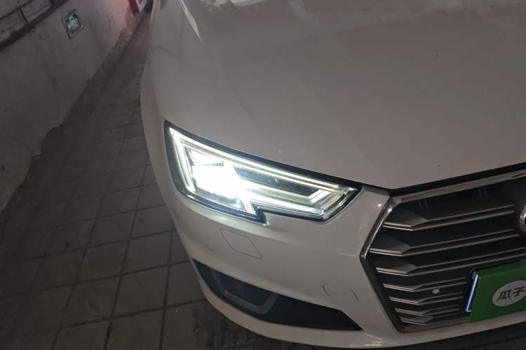 Used Audi A4L 2019 40 TFSI Fashion Edition China VI Emission Standard