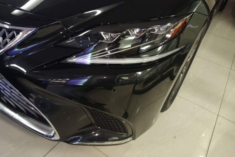Used Lexus LS 2018 500h Excellence Edition China VI standard