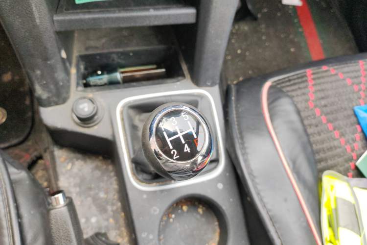 Used JMC Baodian 2020 2.5T Diesel Two-Wheel Drive Comfort Edition Long Wheelbase JX4D25A6L Gear Lever