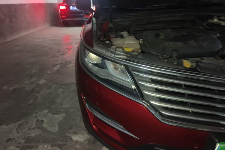 Used Lincoln MKC 2014 2.0T Two-Wheel-Drive Luxury Edition
