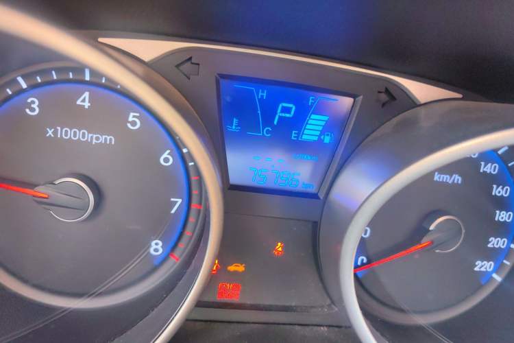 Used Hyundai ix35 2013 2.0L Automatic Two-Wheel Drive Smart GLS China IV Standard
