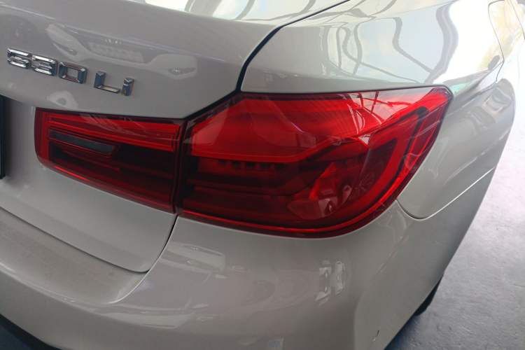 Used BMW 5 Series 2018 530Li Leading Model M Sport Package