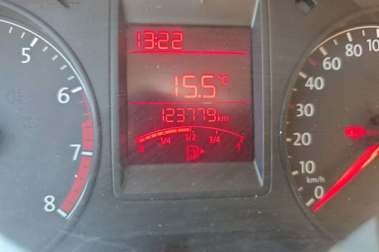 Used Volkswagen Jetta 2015 Zhuihui Edition 1.4L Manual Fashion Model Odometer Close Up