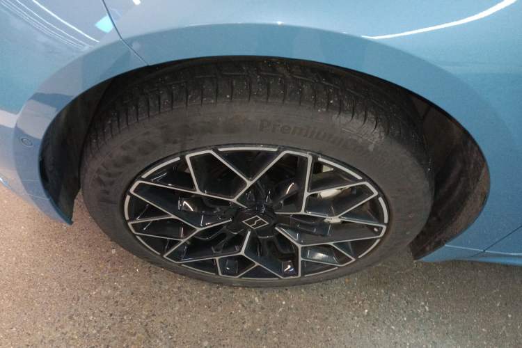 Used Zeekr 001 2025 YOU Edition 100 kWh All-Wheel Drive
