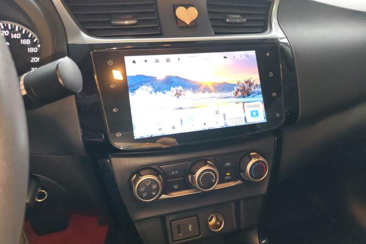 Used Nissan Sylphy 2021 Classic 1.6XL CVT Luxury Edition Audio And AC Panel