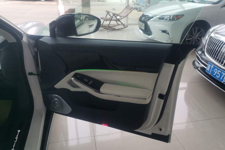 Used Yuanhang Y6 2023 620 km All-Wheel Drive Premium Edition
