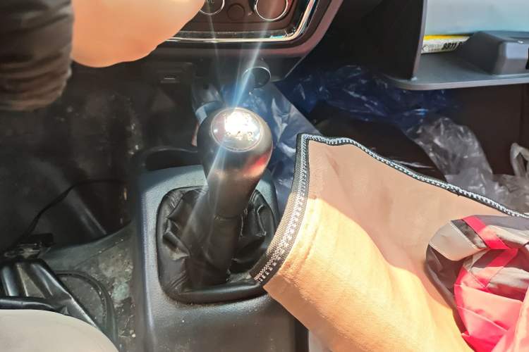 Used Jinbei Hiace X30 2021 1.5L Wealthy Single-Steaming Air-Conditioned Van China VI Standard SWC15M Gear Lever