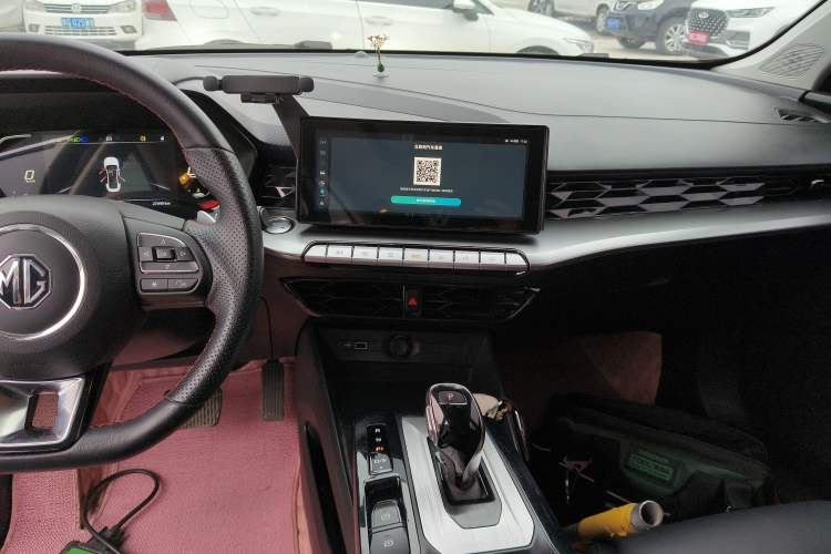 Used MG 5 2021 Revised 300TGI DCT Qingshè Luxurious Enjoyment Edition
