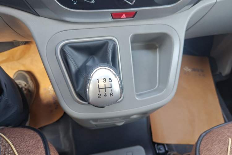 Used JAC Refine M3 2018 1.6L Express Edition 7-Seater