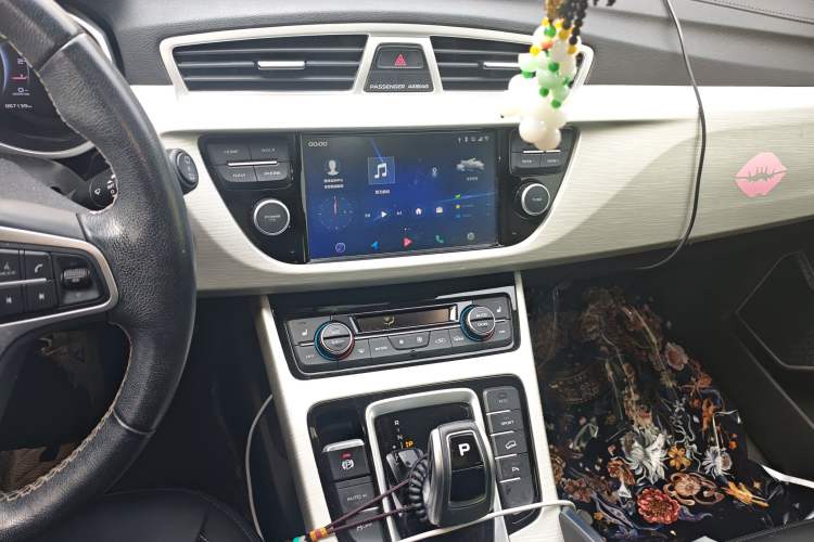 Used Geely Auto Emgrand X7 Sport 2020 1.8TD DCT Two-Wheel Drive Smart Connect 4G-Enabled Version