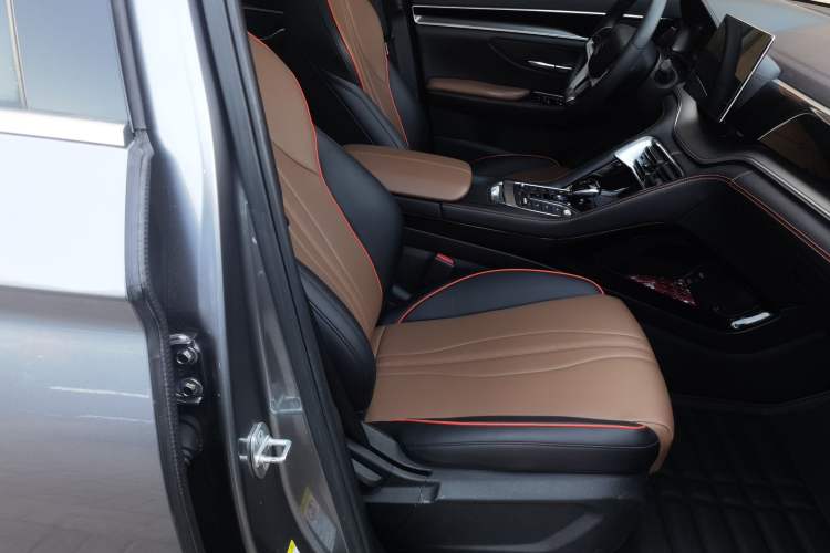 Used BYD Song PLUS 2020 1.5T Automatic Luxury Version Right Front Seat