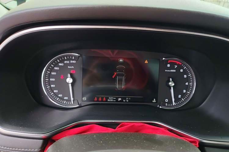 Used Roewe RX8 2019 30T Smart Connectivity Two-Wheel Drive Supreme Flagship Edition
