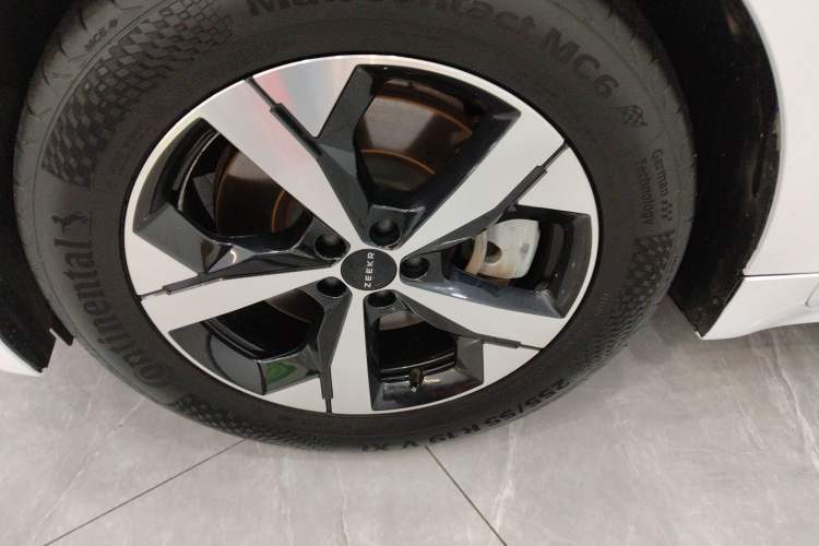 Used Zeekr 001 2023 WE Edition 86 kWh Left Front Wheel Hub