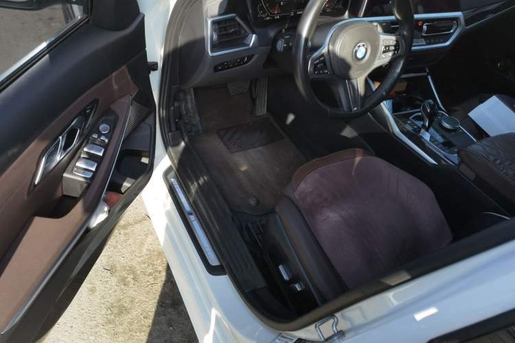 Used BMW 3 Series 2020 Facelifted 325Li xDrive M Sport Package
