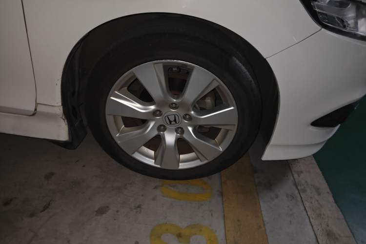 Used Honda Jade 2013 1.8L automatic Comfort version 5 seats