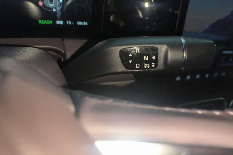 Used Leapmotor C11 2023 Pure Electric 500 Comfort Edition Gear Lever