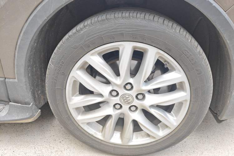 Used Buick Envision 2018 28T Four-Wheel Drive Elite Version Right Front Wheel Hub