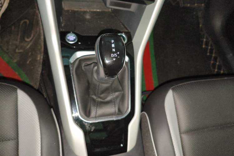 Used Volkswagen T-ROC 2024 280TSI DSG Two-Wheel-Drive Time Edition
