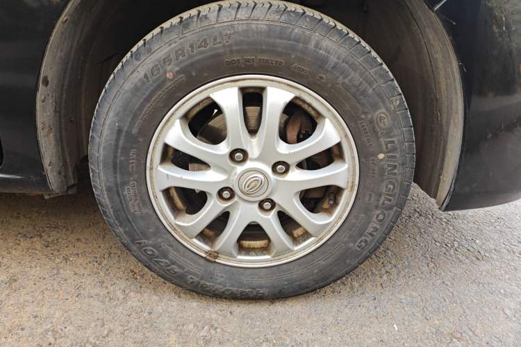 Used GAC Gonow Starry 2014 1.5L Luxury Model Right Front Wheel Hub