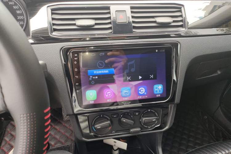 Used Volkswagen Santana 2018 1.5L Automatic Fashion Edition Audio And AC Panel