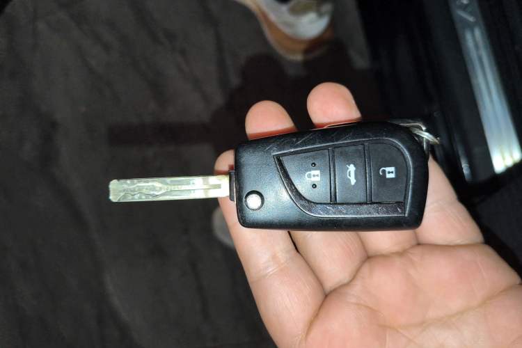 Used Toyota Camry 2016 2.0G 10th Anniversary Leading Edition Vehicle Key