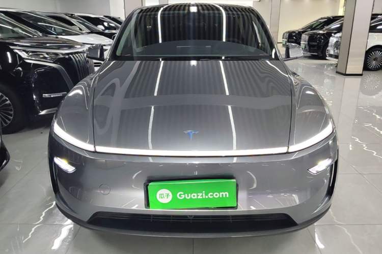 Used Tesla Model Y 2025 Long-Range All-Wheel-Drive Version
