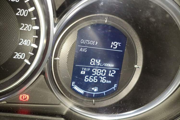 Used Mazda CX-5 2015 2.0L Automatic Two-Wheel Drive Urban Version Odometer Close Up