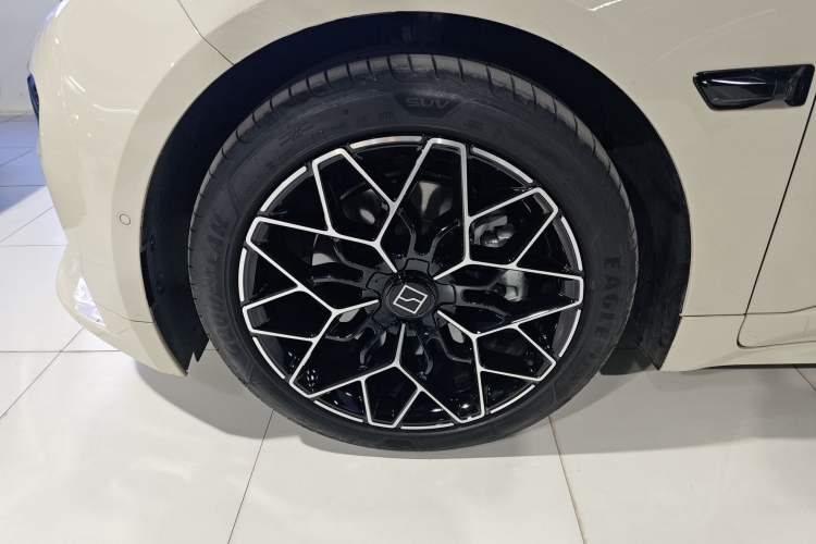 Used Zeekr 001 2025 WE Edition 95 kWh All-Wheel Drive
