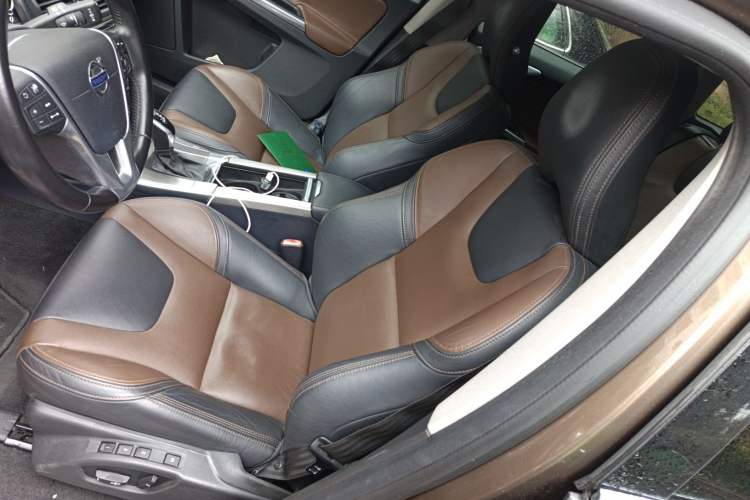 Used Volvo XC60 2015 T5 AWD Zhiyuan Edition
