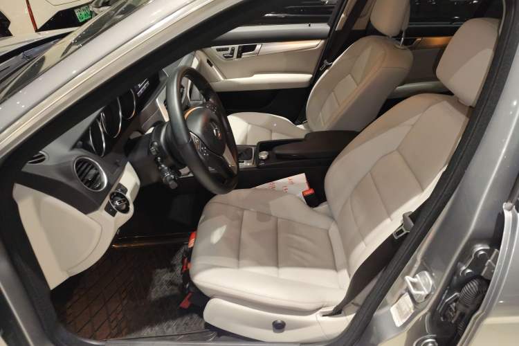 Used Mercedes-Benz C-Class 2011 C 200 Fashion Travel Edition