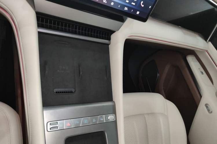 Used BYD Xia 2025 DM-i 1.5T 180km Excellence Model Gear Lever