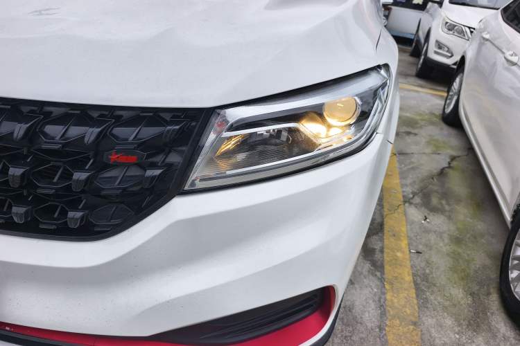 Used Dongfeng Fengon 580 2021 Revised ☆ Star Edition 1.8L Manual Elite Version