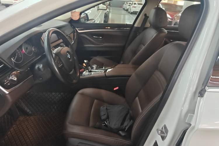 Used BMW 5 Series 2014 525Li Luxury Design Package