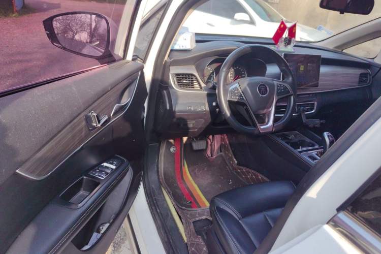 Used BYD Song MAX New Energy 2019 DM 1.5T Smart Connect Advanced 7-Seater China VI Standard Driver Seat