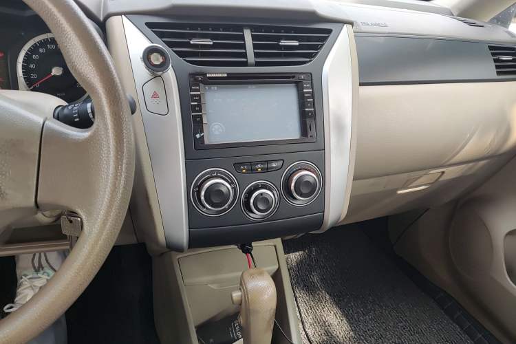 Used Venucia D50 2013 1.6L Automatic Fashion Edition