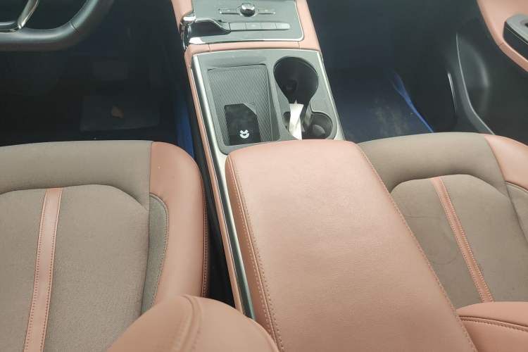 Used Nio EC6 2020 605 km Sport Edition Gear Lever