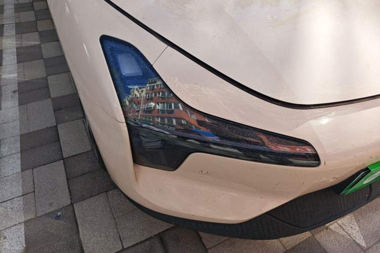 Used XPeng MONA M03 2024 620 with Ultra-Long Range Right Front Headlight