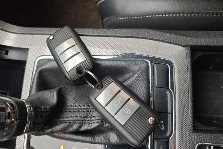 Used Roewe RX5 2016 20T Two-Wheel Drive Automatic Flagship Edition Vehicle Key