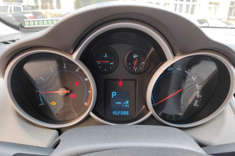 Used Chevrolet Cruze 2009 1.8L SE AT Instrument Cluster