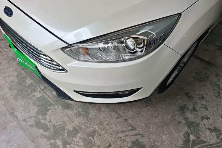 Used Ford Focus 2015 Sedan EcoBoost 180 Automatic Elite Model Left Front Headlight