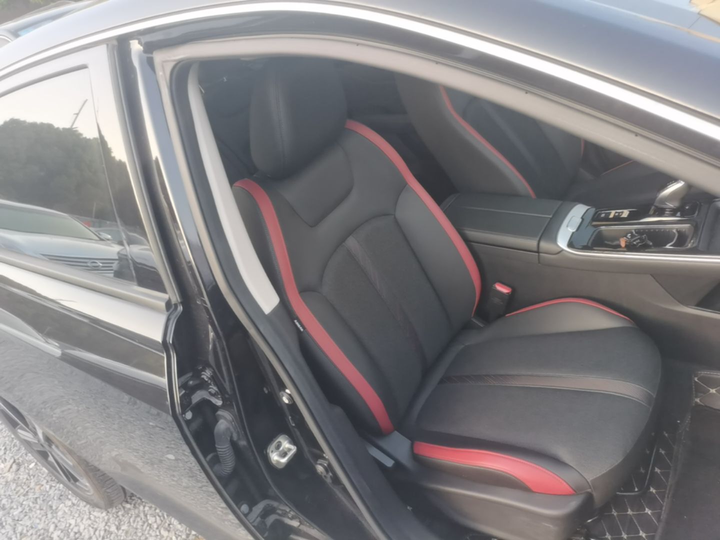 Dongfeng Aeolus Yixuan MAX 2024 1.5T Luxury Edition — снимка 19