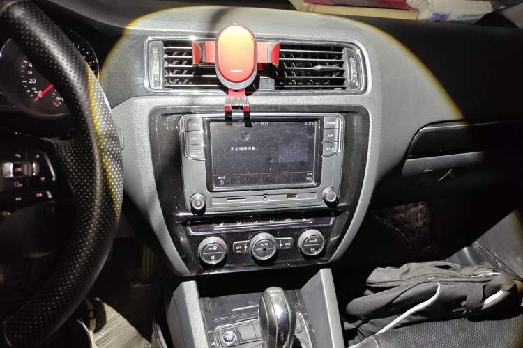 Used Volkswagen Sagitar 2018 280TSI DSG Luxury Model Audio And AC Panel